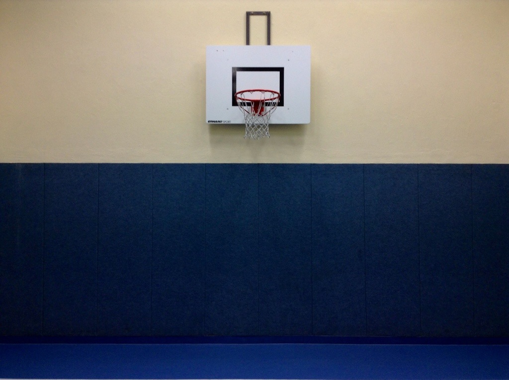 Basketball in der Turnhalle